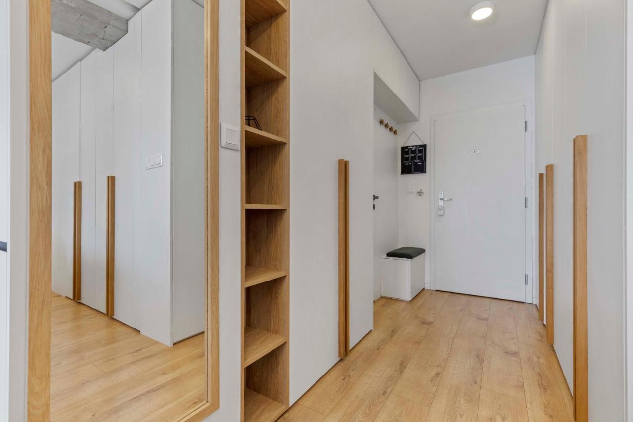 Lam Concrete - Ac - Balcony Appartement Bratislava Buitenkant foto