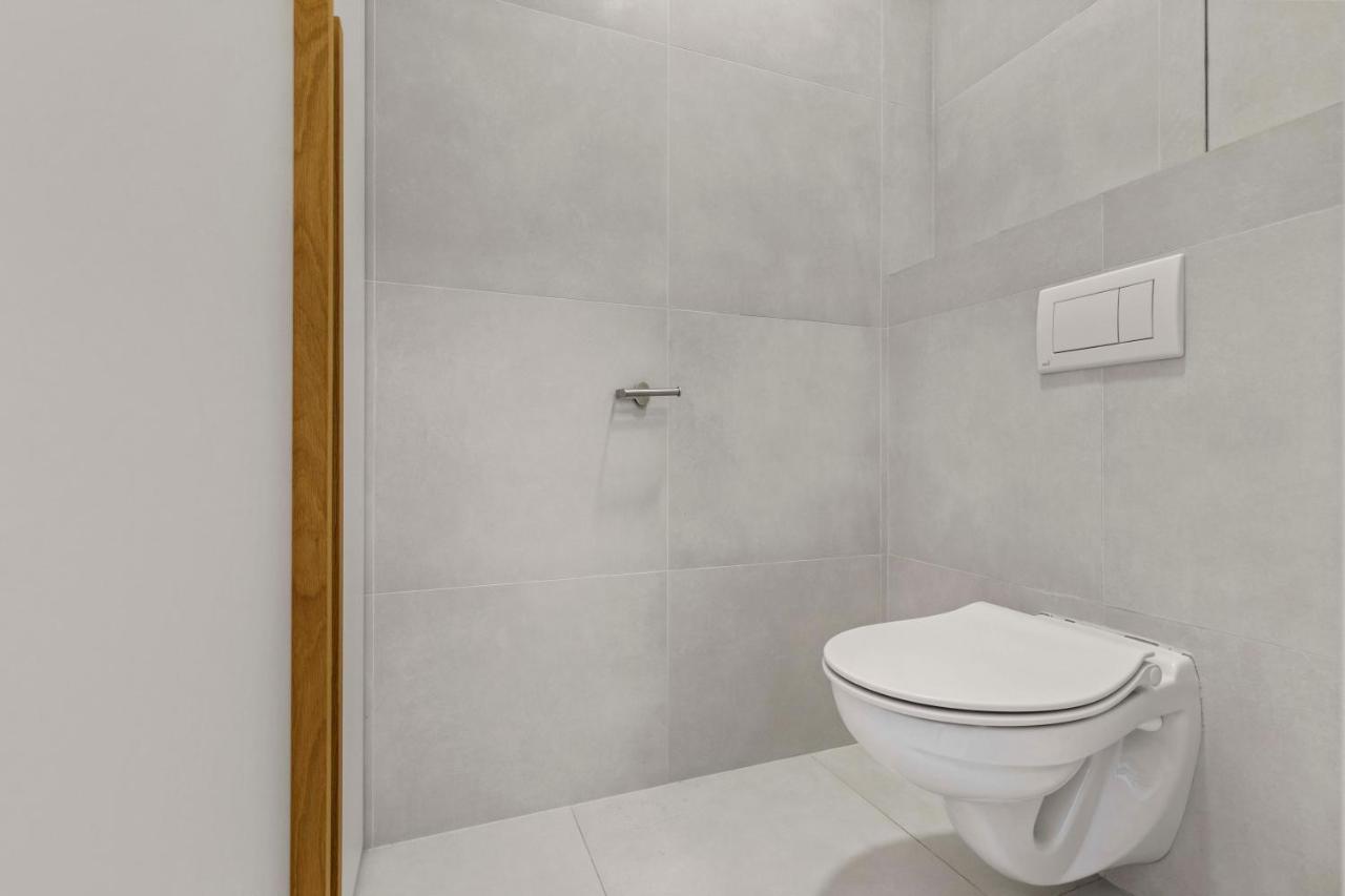 Lam Concrete - Ac - Balcony Appartement Bratislava Buitenkant foto