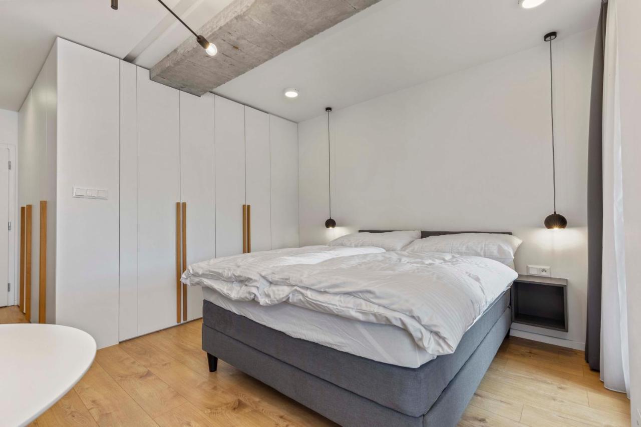 Lam Concrete - Ac - Balcony Appartement Bratislava Buitenkant foto