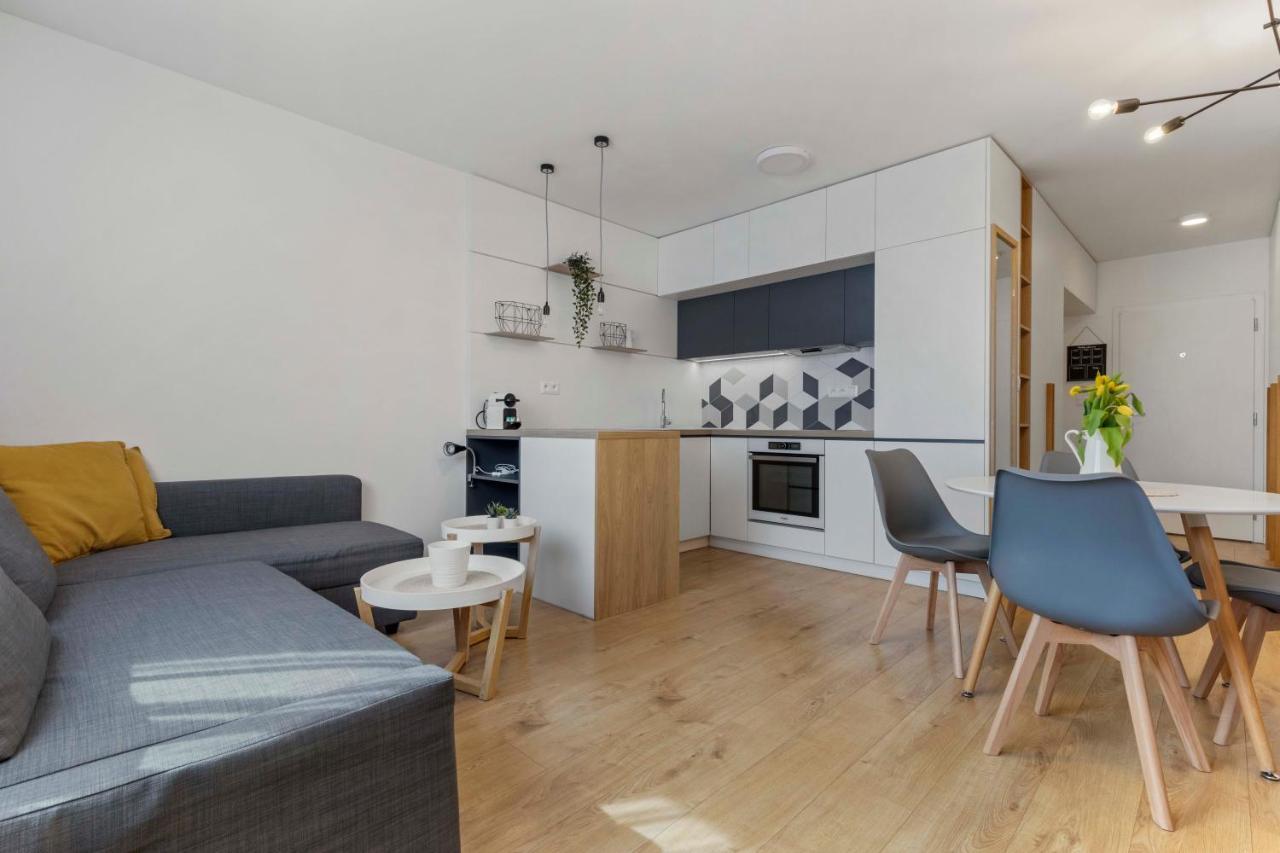 Lam Concrete - Ac - Balcony Appartement Bratislava Buitenkant foto